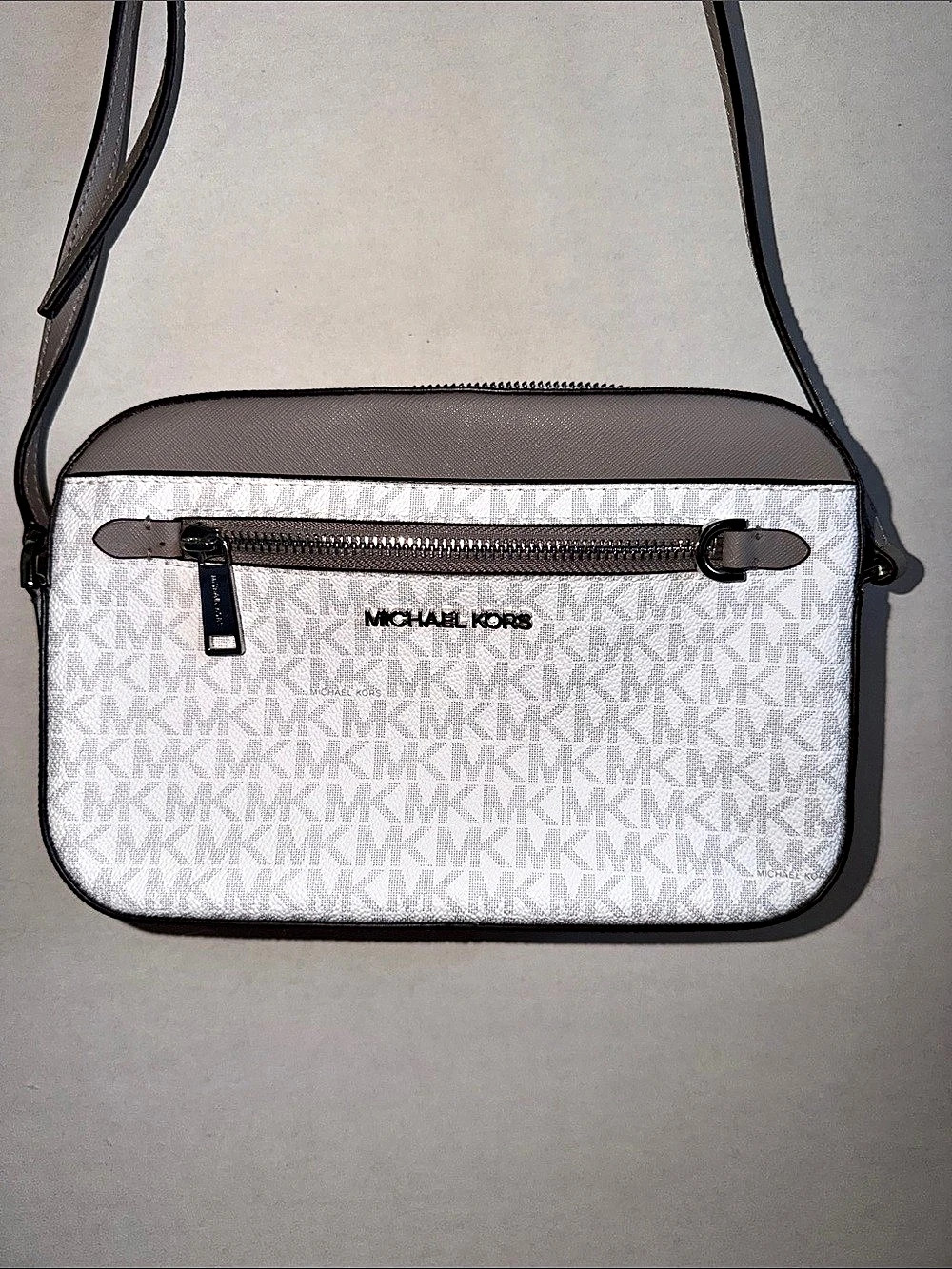 Michael Kors Jet Set Large Logo Crossbody Bag White & Gray